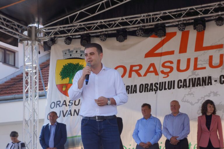 Deputatul George Șoldan: „Domnul Flutur poate face cel mult imnul autostrăzii pe modelul strigăturilor de pe scena de la Câmpulung Moldovenesc”