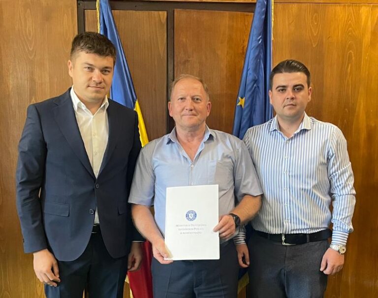 Deputatul George Șoldan a anunțat semnarea unui proiect în valoare de 8,4 milioane de lei ce vizează extinderea rețelei de alimentare cu apă pentru satele Petia, Uncești și Podeni