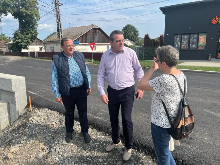 Gheorghe Flutur a anunțat că vor fi amenajate două sensuri giratorii la Todirești, unul la spitalul din Costâna și unul la intersecția cu drumul județean care merge la Cacica