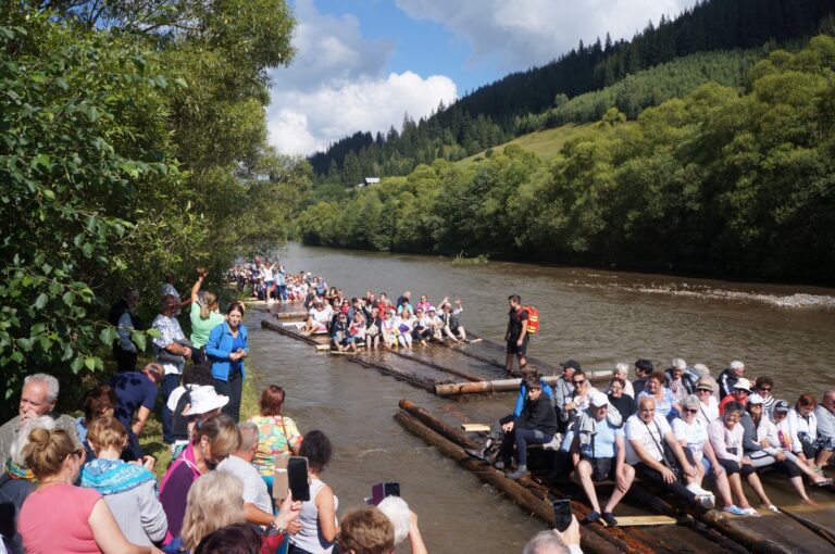FOTO Săptămâna Plutăritului a avut un real succes la Ciocănești: „Ne dorim ca turiștii să plece din Ciocănești cu impresii cât mai bune”