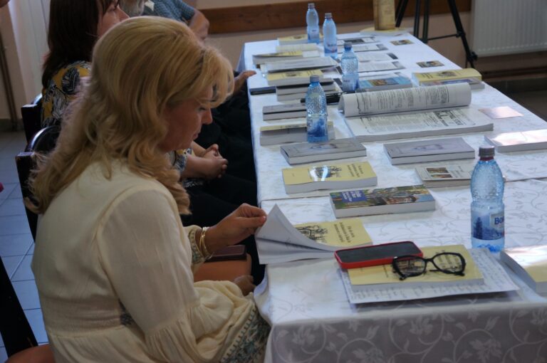 FOTO O adevărată lecție de istorie a fost predată cu ocazia lansării cărții „File din istoria învățământului la Baia în documente și mărturii”: „Baia este păstrătoarea unor mărturii istorice de o însemnătate deosebită, iar această carte ne îmbogățește”