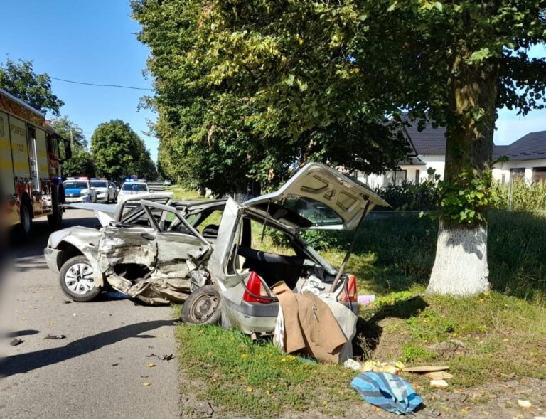 FOTO Un bătrân de 78 de ani a murit în urma cumplitului accident rutier produs astăzi la Frătăuții Vechi