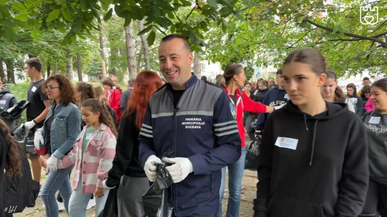 FOTO Viceprimarul Lucian Harșovschi s-a alăturat campaniei de ecologizare „Let’s Do It, Romania”: „Curățenia orașului este o responsabilitate comună, administrație-cetățeni, iar odată făcută, aceasta trebuie menținută”