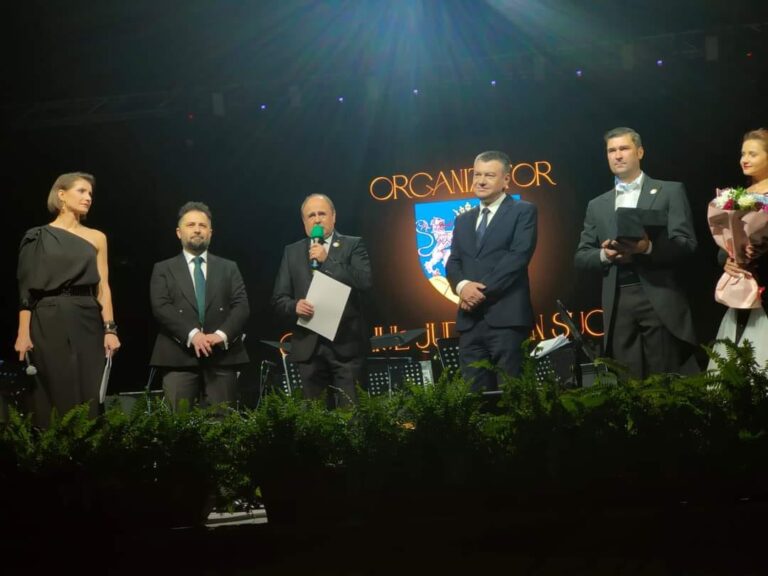 FOTO Festivalul Internațional „Ciprian Porumbescu” s-a încheiat cu ropote de aplauze: „Ediția 2023, desfășurată într-un context cu totul aparte, fiind Anul Ciprian Porumbescu, a fost un real succes și ne dorim să creștem, an de an”