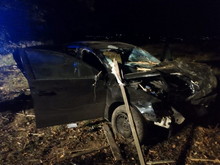 VIDEO FOTO Două accidente produse dintr-un foc de un șofer care nu a acordat prioritate într-o intersecție din Zvoriștea