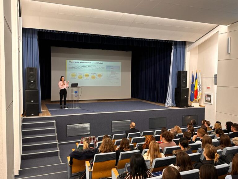 FOTO Facultatea de Inginerie Alimentară din cadrul USV a marcat Ziua Mondială a Alimentației și Ziua Mondială a Pâinii