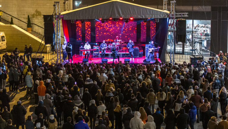 GALERIE FOTO: Atmosferă de sărbătoare la 15 ani de Iulius Mall, principala destinație de cumpărături și recreere din nordul țării
