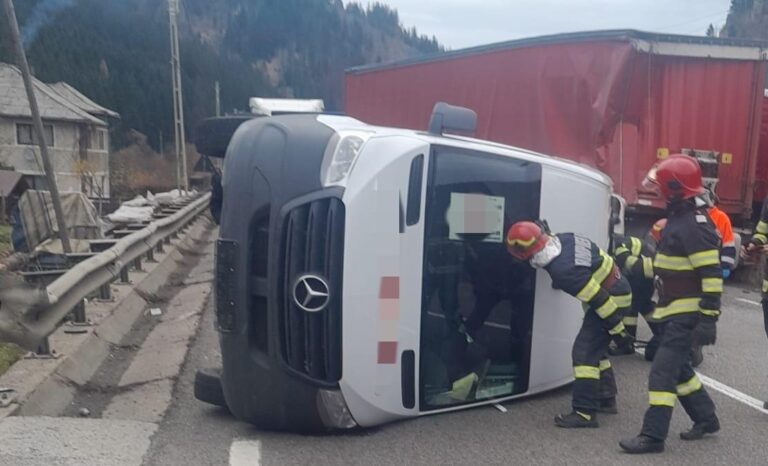 UPDATE VIDEO FOTO 12 persoane sunt implicate în accidentul de la Valea Putnei. Salvatorii intervin cu 10 ambulanțe