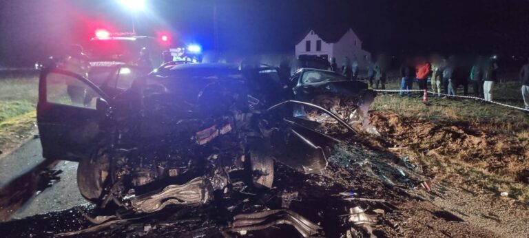 FOTO Accident cumplit produs la ieșirea din Dumbrăveni spre Bursuceni. O persoană a murit, iar alte trei sunt în stare critică