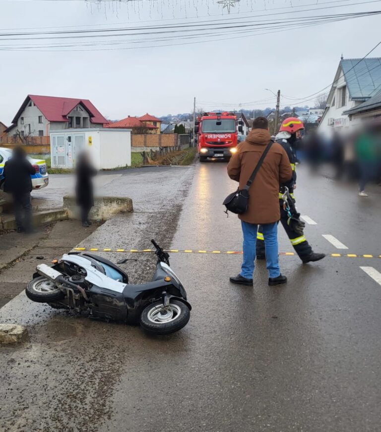 FOTO Un scuterist a ajuns în stare critică la spital în urma unui accident produs la Calafindești