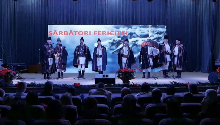 FOTO Un adevărat regal de colinde a avut loc la Centrul Cultural „Sofia Vicoveanca” din Vicovu de Jos: „Toată țara a venit să ne colinde”