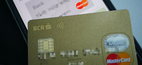 Un bărbat din Fântâna Mare a rămas fără 9.000 de euro după ce i-a dat datele de pe card unei persoane care s-a dat drept angajatul unei bănci