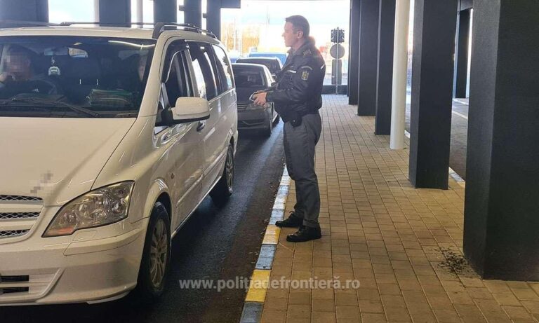 Doi ucraineni cu permise false au încercat să intre în România prin Vama Siret