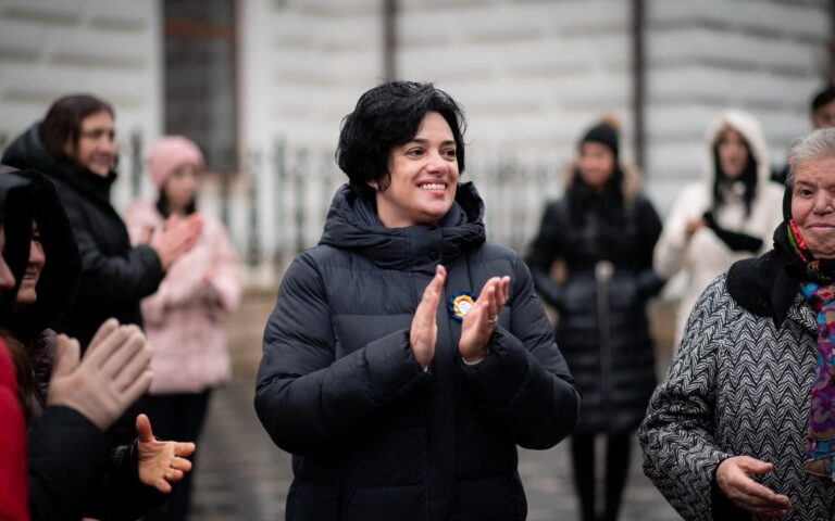 Mesajul deputatului Angelica Fădor de Ziua Unirii Principatelor Române: „Doar împreună, în jurul unor proiecte responsabile și serioase, putem construi o Românie sigură, stabilă și prosperă, respectată în Europa și în lume!”