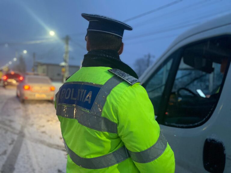 FOTO Peste 120 de polițiști și 45 de autospeciale de poliție acționează pe drumurile din județ pentru a fluidiza traficul rutier