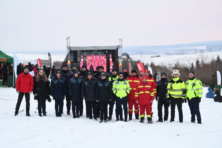 FOTO Polițiștii au fost prezenți la Festivalul „Deep in the Forest – Winter Edition 2024” pentru a preîntâmpina comiterea unor eventuale infracțiuni