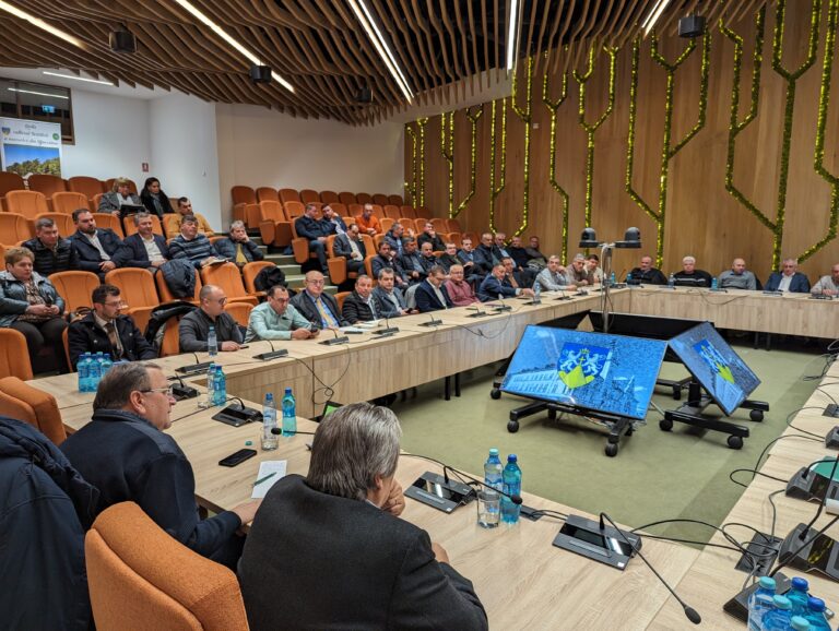 FOTO 59 de primari din județul Suceava s-au întâlnit la CJ Suceava pentru a discuta despre extinderea rețelei de gaze naturale: „Județul Suceava este unul dintre marii beneficiari ai acestor proiecte de gaze naturale”