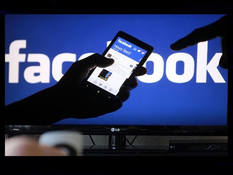 Un individ din Vatra Moldoviței a încercat să lovească un polițist, după care, la câteva zile distanță, l-a amenințat cu tot felul de grozăvii în timpul unui Live pe Facebook