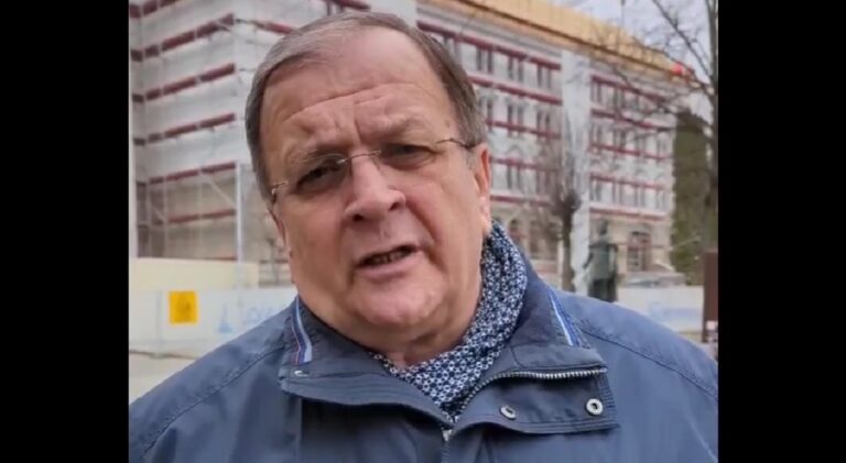 Gheorghe Flutur s-a arătat încântat de ritmul lucrărilor de la Palatul Administrativ al județului Suceava: „Deja se lucrează la acoperiș”