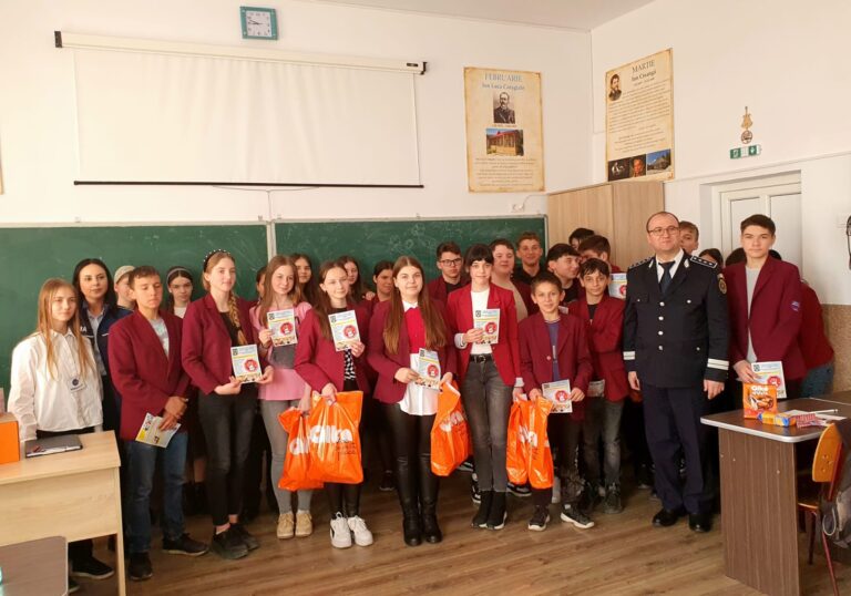 FOTO Școala Gimnazială Dornești este câștigătoarea concursului desfășurat în cadrul campaniei „Tu știi ce consecințe pot avea faptele tale? Fii informat, alege inspirat!”