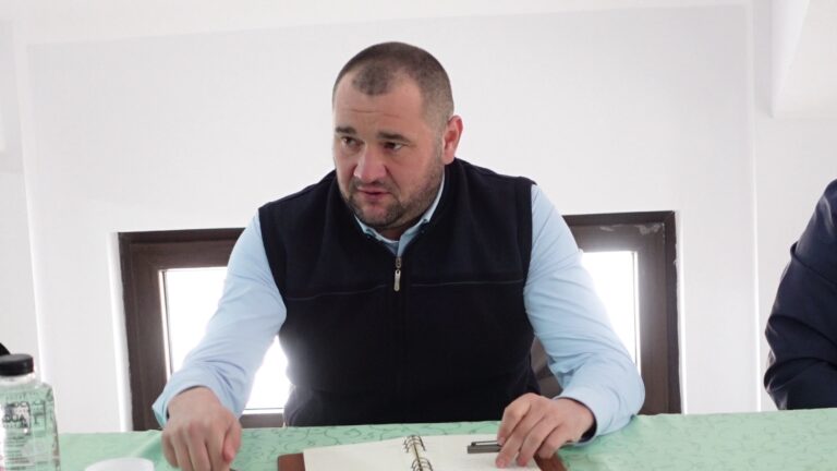 Radu Reziuc, primarul comunei Mitocu Dragomirnei, a fost reținut pentru 24 de ore