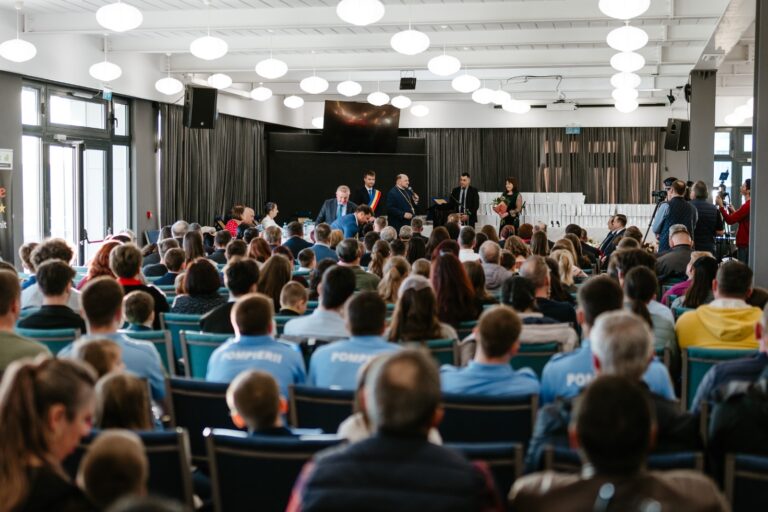 FOTO Administrația locală din Salcea și-a arătat recunoștința față de comunitate: „În orașul Salcea avem parte de o comunitate frumoasă, o comunitate unită, o comunitate care simte alături de cei din jurul ei”