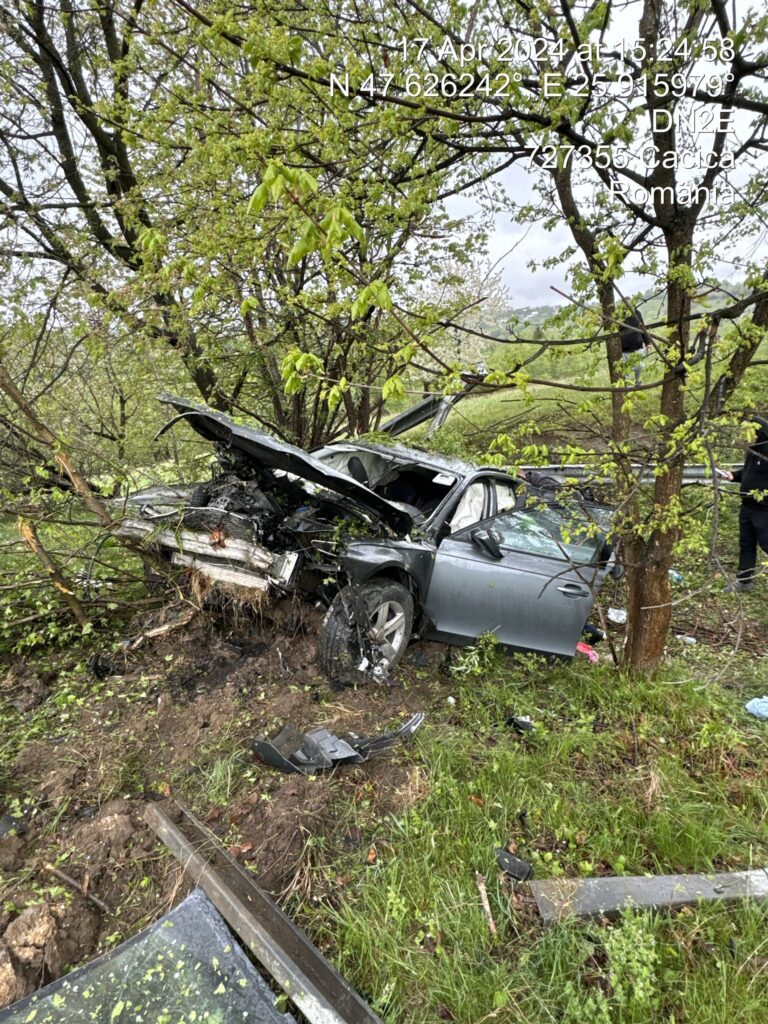 FOTO Trei adulți și doi minori au fost răniți într-un accident produs între Cacica și Vârfu Dealului