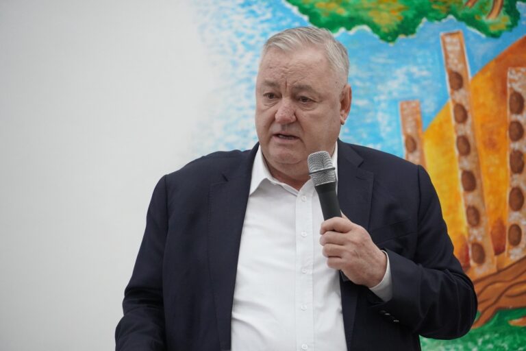 Senatorul Ioan Stan: „Românii trebuie să ştie că premierul Marcel Ciolacu sprijină fermierii afectați de această problemă și relansează investițiile pentru extinderea sistemului de irigații”