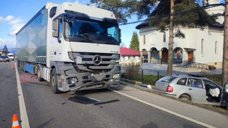 FOTO Un bărbat a murit într-un grav accident produs la Poiana Stampei