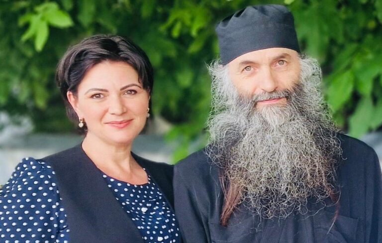 Fundația Ana – Inimă de Copil condusă de Larisa Blanari organizează conferința „Povestiri din Sfântul Munte” cu părintele Vlad Pimen