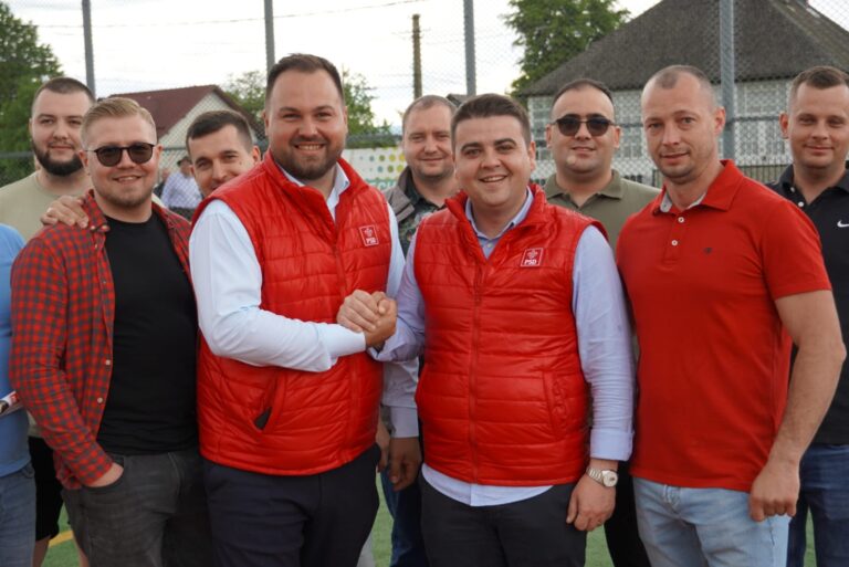 FOTO Gheorghe Șoldan laudă administrația publică performantă a tânărului primar PSD de la Bogdănești, Cristian Sopon: „Multitudinea de proiecte realizate în primul mandat al lui Cristian Sopon vorbește însă de la sine despre performanța tânărului primar social-democrat în administrația publică”