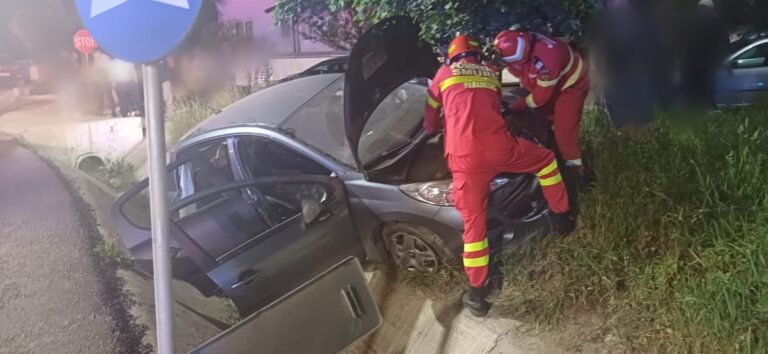 FOTO Doi bărbați au fost răniți într-un accident produs la Bosanci