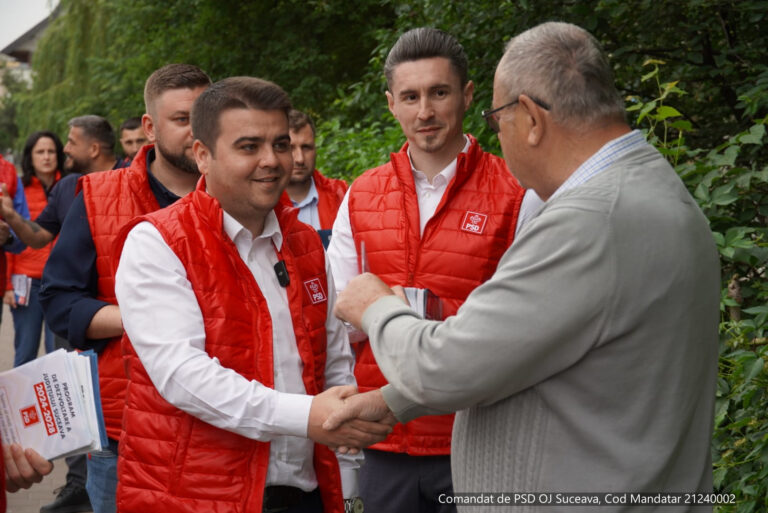 FOTO Gheorghe Șoldan a stat de vorbă cu cetățenii din cartierul Burdujeni și din Ipotești: „Voi continua să discut cu sucevenii din tot județul nu doar în campanii electorale, pentru că împreună putem construi un viitor mai bun pentru fiecare localitate și, evident, pentru întreg județul Suceava”