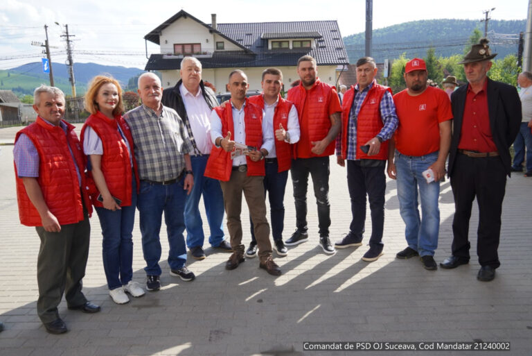 FOTO Gheorghe Șoldan, la Vatra Moldoviței: „Nu pot să-mi explic de ce ai pune lacătul pe căminul cultural și nu ai lăsa un contracandidat să se întâlnească cu susținătorii lui”