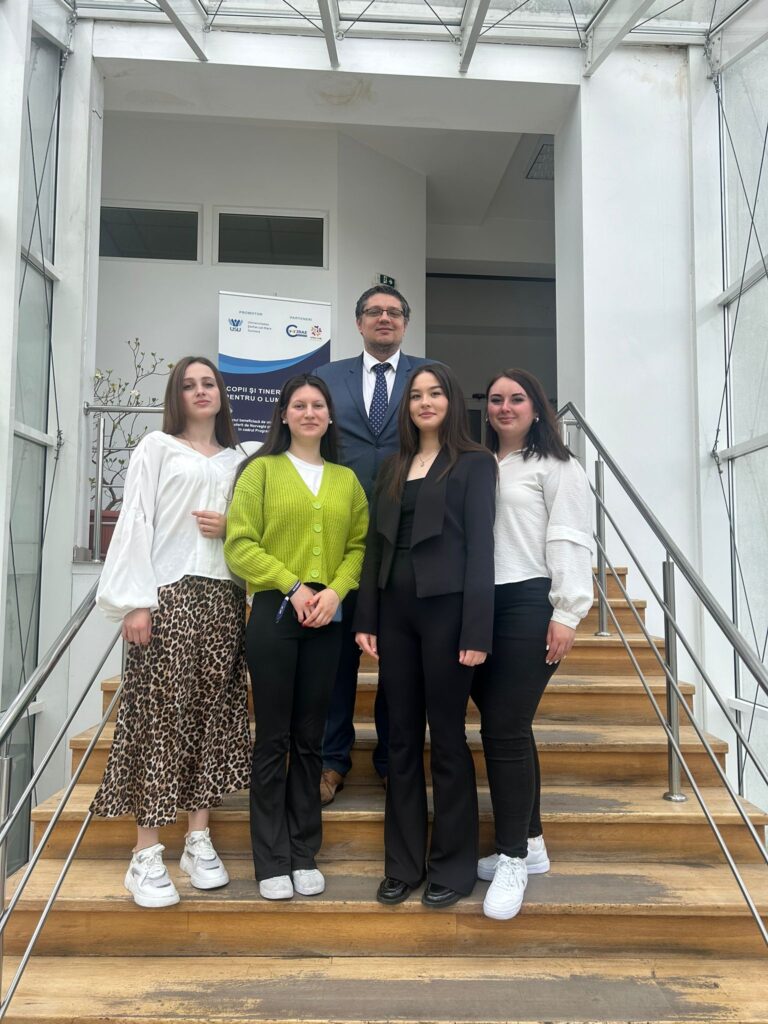 FOTO O echipă USV, în finala națională a competiției Company of the Year, organizată de Junior Achievement România