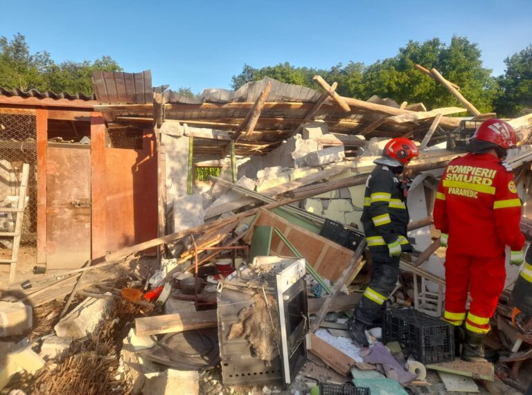 FOTO O explozie puternică a avut loc în această dimineață într-o gospodărie din Liteni