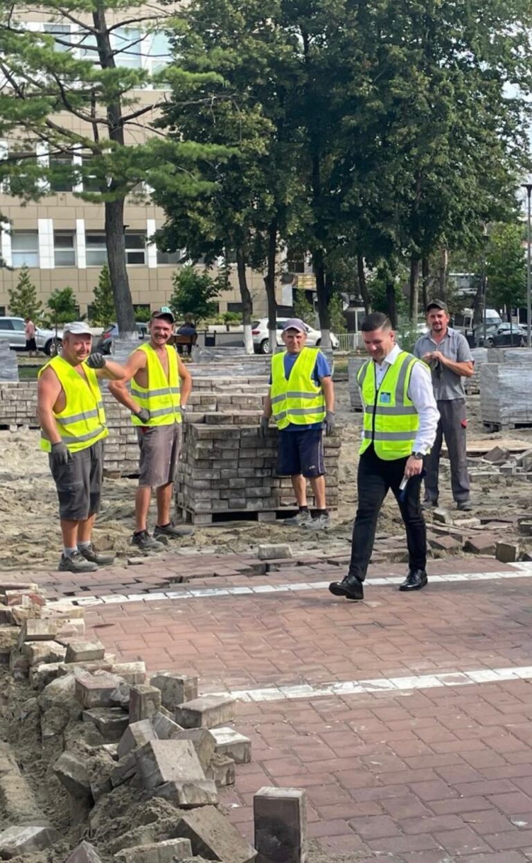 FOTO Lucrările de montare a sistemelor alternative de producere a energiei electrice pentru consum propriu au început la Spitalul Clinic Județean Suceava