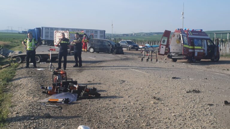 VIDEO FOTO Carnagiu produs la Cumpărătura. Cinci persoane, trei adulți și doi minori, au murit într-un cumplit accident rutier