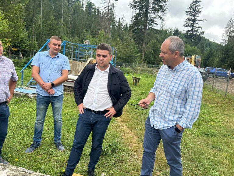 FOTO Gheorghe Șoldan: „Proiectul de decolmatare a lacului de suprafață Solca și securizarea barajului, o investiție de peste 13 milioane de lei, în linie dreaptă”