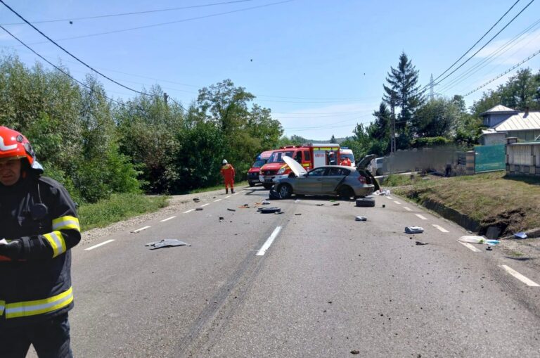 FOTO Accidentul de la Bunești a fost produs de un șofer care s-a angajat neregulamentar într-o depășire