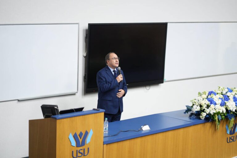 FOTO Universitatea „Ștefan cel Mare” Suceava și-a deschis porțile pentru cei peste 11.000 de studenți: „USV continuă să fie un pilon al excelenței academice”