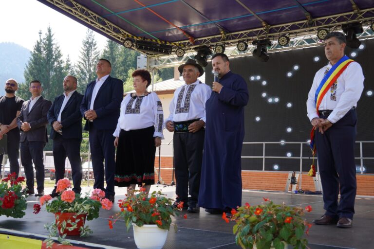 FOTO Ziua comunei Crucea, o sărbătoare a tradițiilor, talentului și comunității: „Încercăm și noi o dată pe an, ca și celelalte localități, să avem o zi a noastră, o zi a comunității”