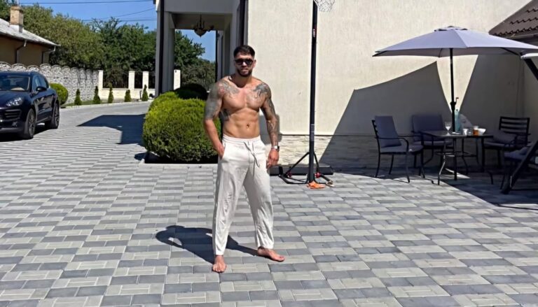 Luptătorul de kickboxing Răzvan Ciurariu a fost reținut de polițiști după ce a bătut un bărbat cu care s-a certat de la comenzile de la McDonald’s în zona de food court a Complexului Comercial Iulius Mall