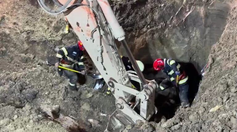 Un bărbat a murit în timp ce săpa o fântână, la Adâncata