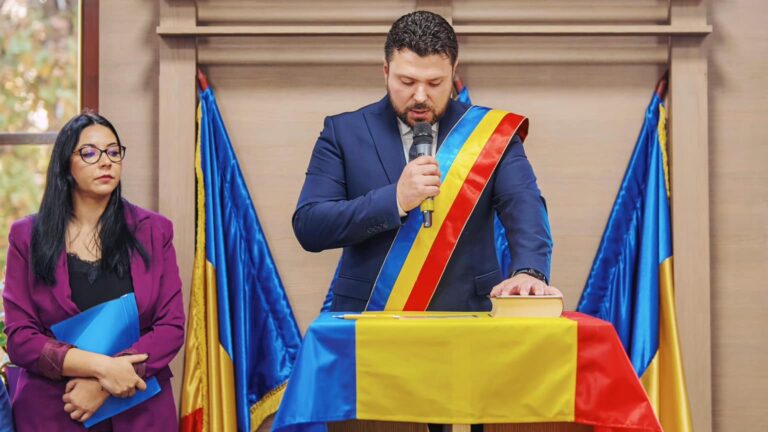 Bogdan Loghin a depus jurământul pentru cel de-al doilea mandat de primar al municipiului Rădăuți: „Rădăuțenii ne-au ales să lucrăm pentru ei, nu să blocăm proiecte sau să punem piedici”