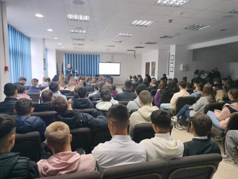 Activități complexe desfășurate de polițiștii suceveni în cadrul Campaniei județene de prevenire a traficului de persoane „Nu fi o victimă! Informează-te!”