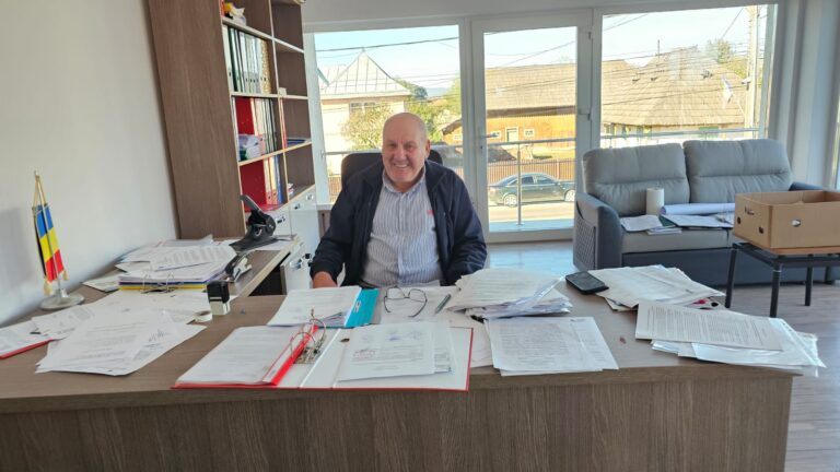 Primăria Iaslovăț și-a mutat activitatea într-un nou sediu modern, la standarde europene: „Ne propunem să oferim cetățenilor servicii de calitate, într-un mediu prietenos și modern”