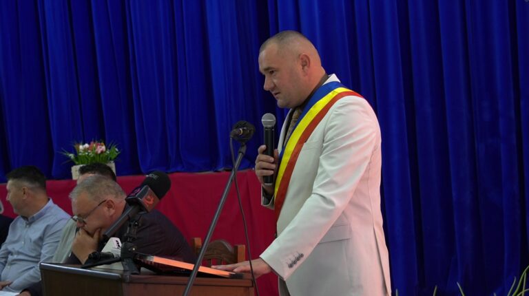 Radu Reziuc a depus jurământul pentru cel de-al doilea mandat de primar al comunei Mitocu Dragomirnei: „Vreau să construim împreună o comună unită și prosperă, în care fiecare voce să fie auzită și fiecare idee să conteze”