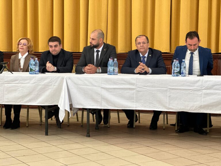 Andrei Tudorel Sticleț a fost învestit ca primar al comunei Botoșana în prezența lui Gheorghe Șoldan și Gheorghe Flutur: „Trebuie să fim uniți, dincolo de politica partizană”
