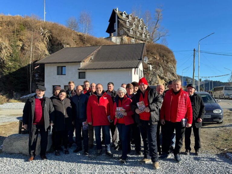 Echipa PSD Suceava a fost prezentă în comuna Cârlibaba pentru a discuta cu locuitorii: „Unul dintre subiectele de discuție a fost creșterea salariului minim și a pensiilor”